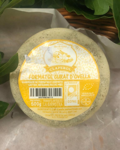 Formatge ecològic curat d'ovella